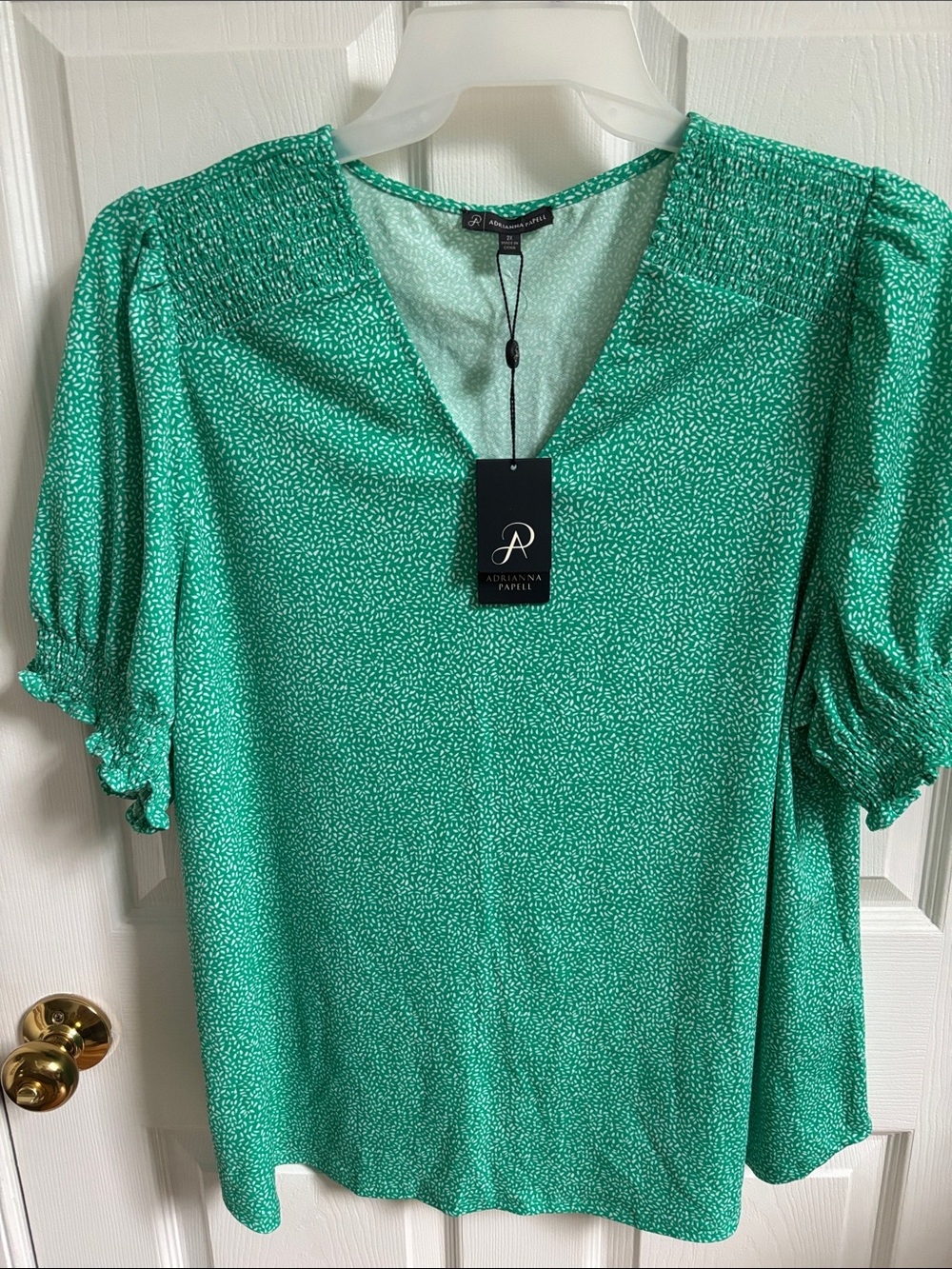 Adrianna Papell Emerald Green Ditsy V-Neck Puff Sleeve Blouse size 2x